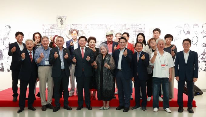 '제42회 대한민국연극제 용인'의 개막식이 28일 용인포은아트홀에서 열렸다.