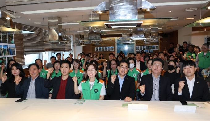 중구의회, 운서동 자율방재단 1주년 축하